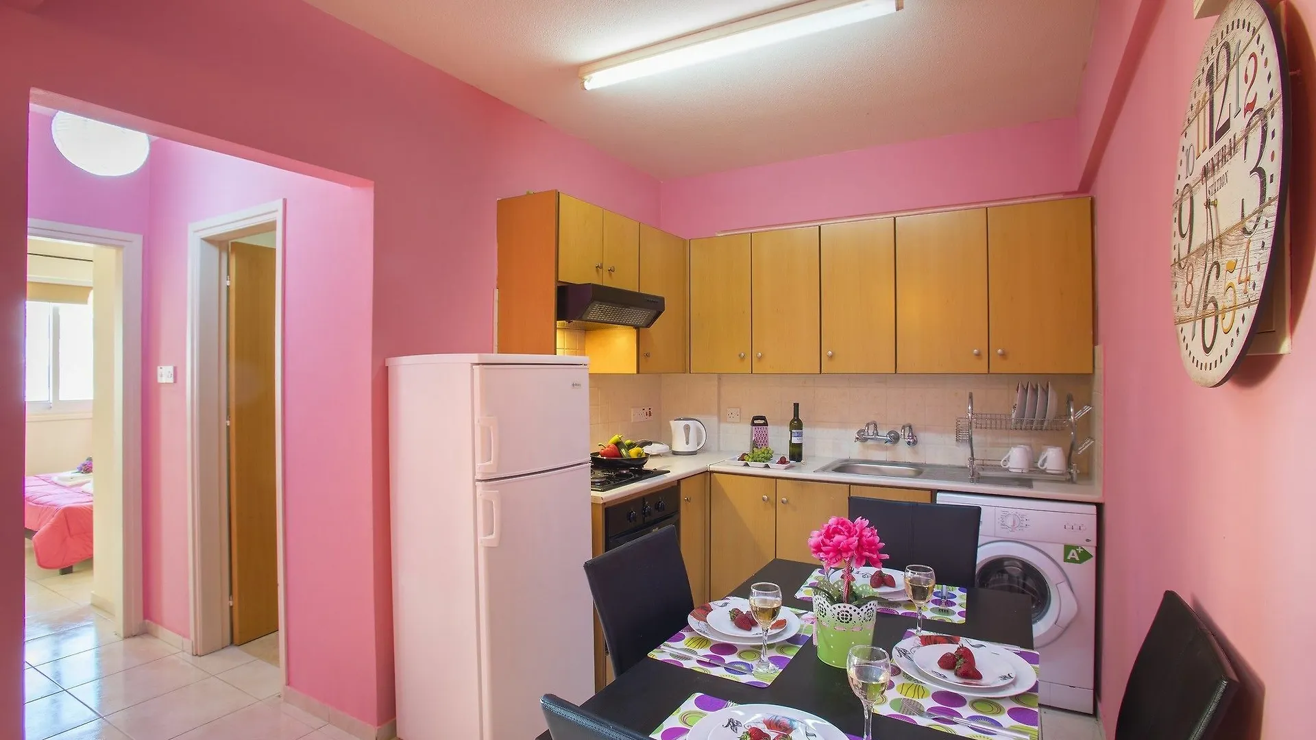 Mackenzie Rose Suite Larnaca Apartment