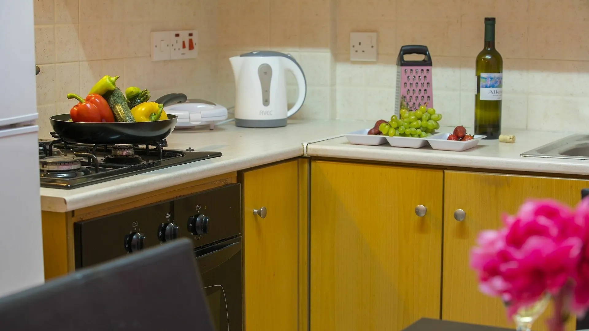 Mackenzie Rose Suite Larnaca 0*,